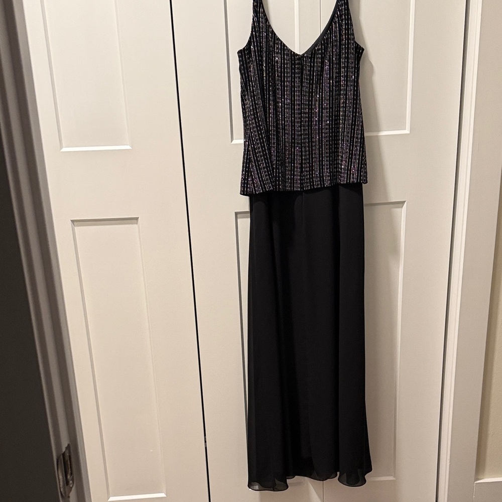 Alex Evenings Elegant Black Dress with Silver Detailing - Picture 8 of 10